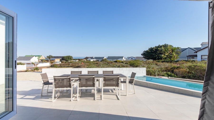 5 Bedroom Property for Sale in Grotto Bay Western Cape